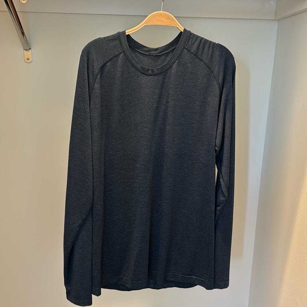 Lululemon metal vent long sleeve shirt, size large